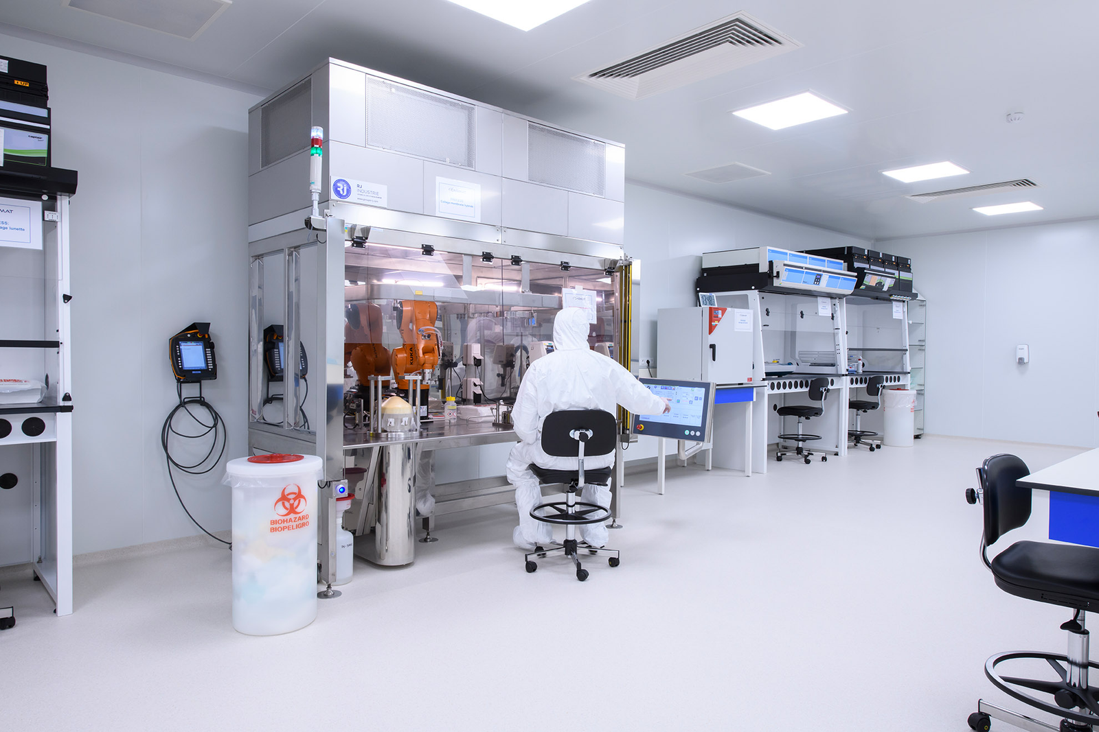Biotech Cleanroom Design: Meeting ISO 5 Standards for Cell Culture Research